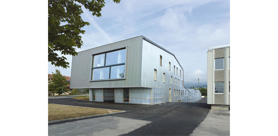 Entrée principale du bâtiment des infrastructures de Gland