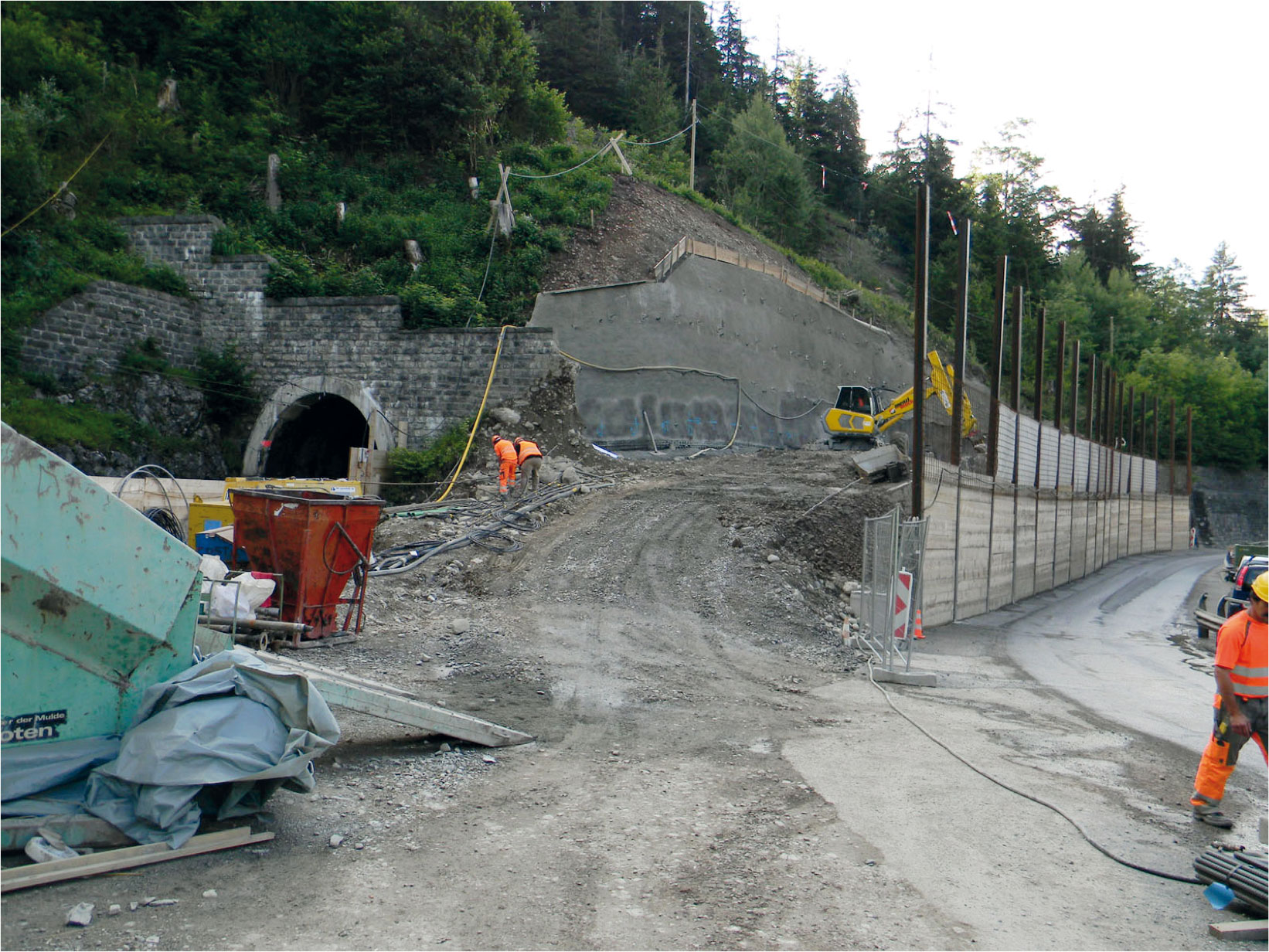 Mur de soutènement le long du tunnel MOB