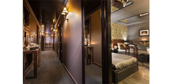Le couloir distribuant les six chambres