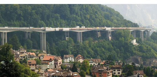 Vue générale du chantier de réfection sur le pont lac
