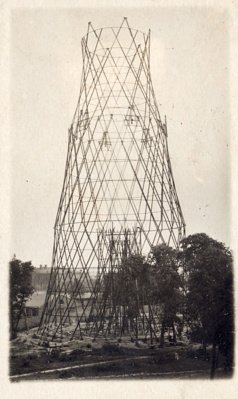Montage de la tour en 1921 (Musée central des communications, Saint-Pétersbourg)