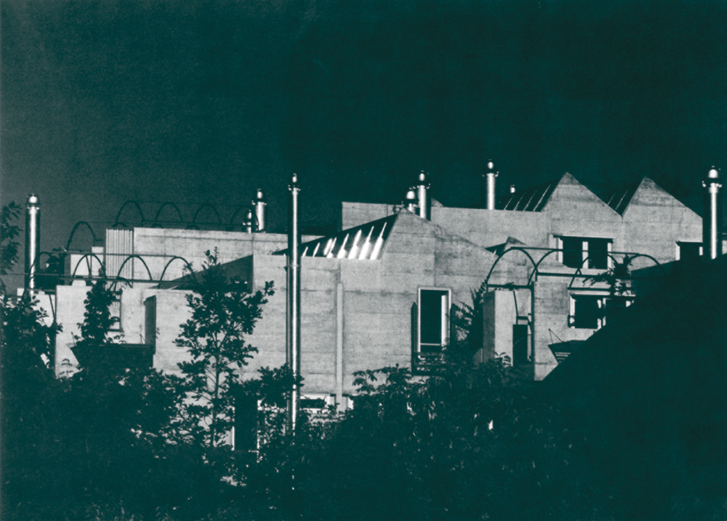 Atelier 5, ensemble Thalmatt II (1981-1985), vue extérieure (scan de Faces, no 2, 1986)