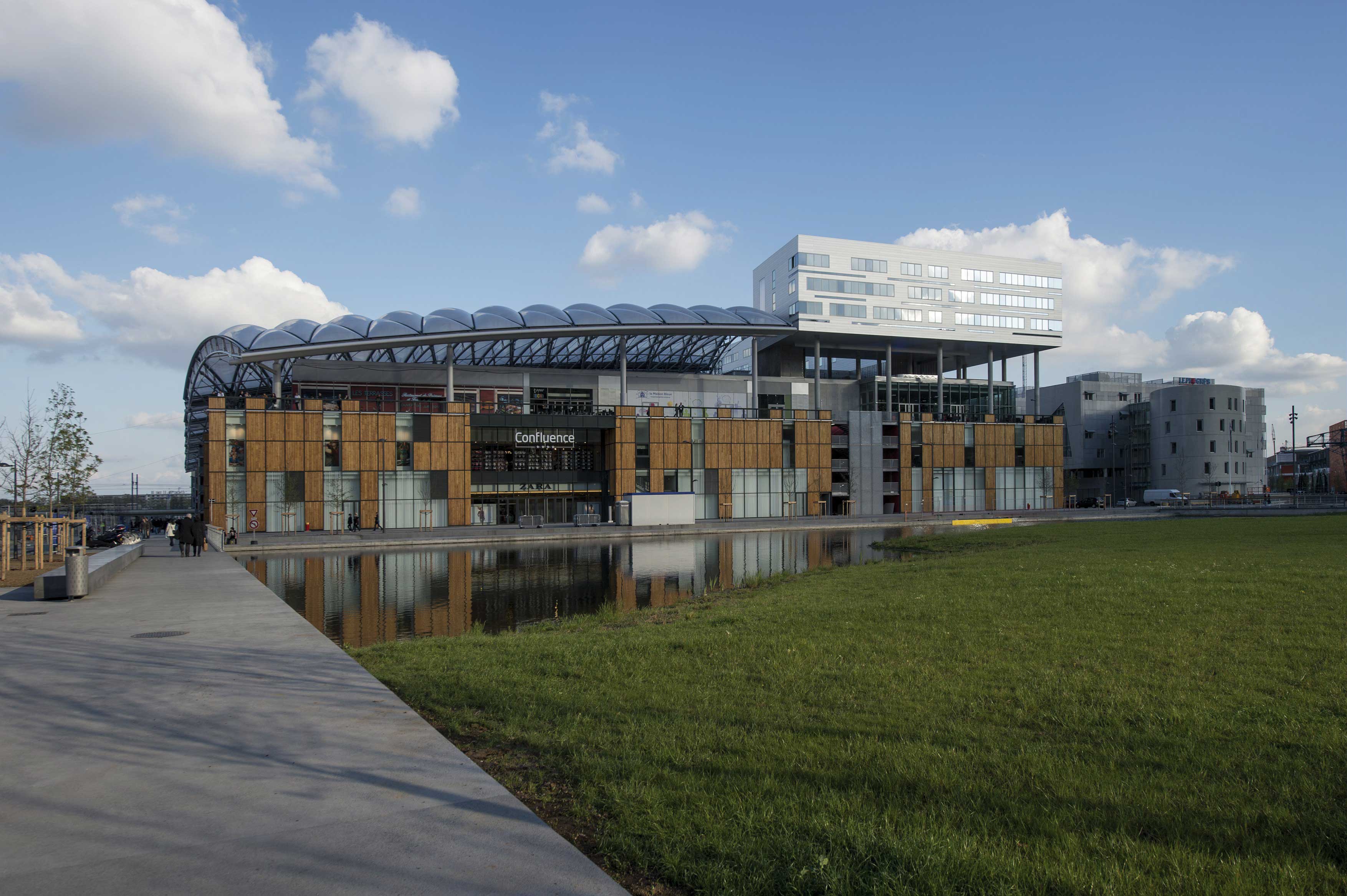Le pôle de loisirs et de commerces Confluence, architecte Jean-Paul Viguier (Photo Aurélie Leplatre)