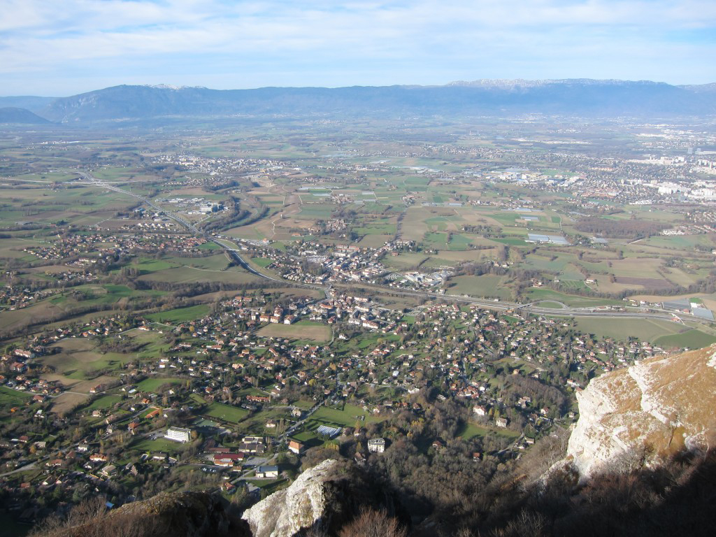 L'objectif principal de l'Initiative pour le paysage comme celui de la révision de la loi fédérale sur l'aménagement du territoire est de lutter contre le mitage du territoire