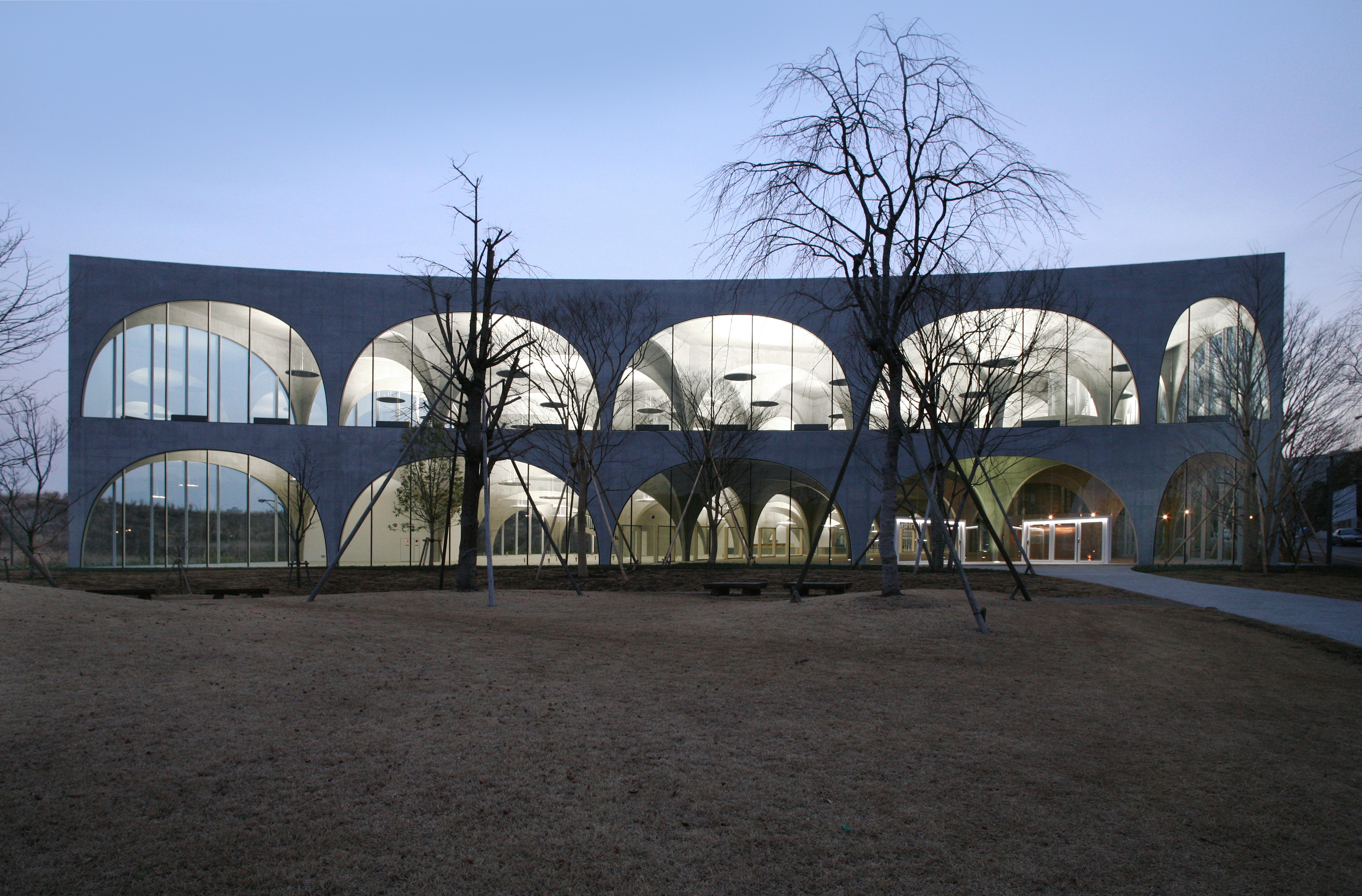 Tama Art University Library (Hachi?ji campus), 2004 2007, Hachi?ji-shi, Tokyo, Japan (Toyo Ito &amp; Associates Architects, Photo: Tomio Ohashi)