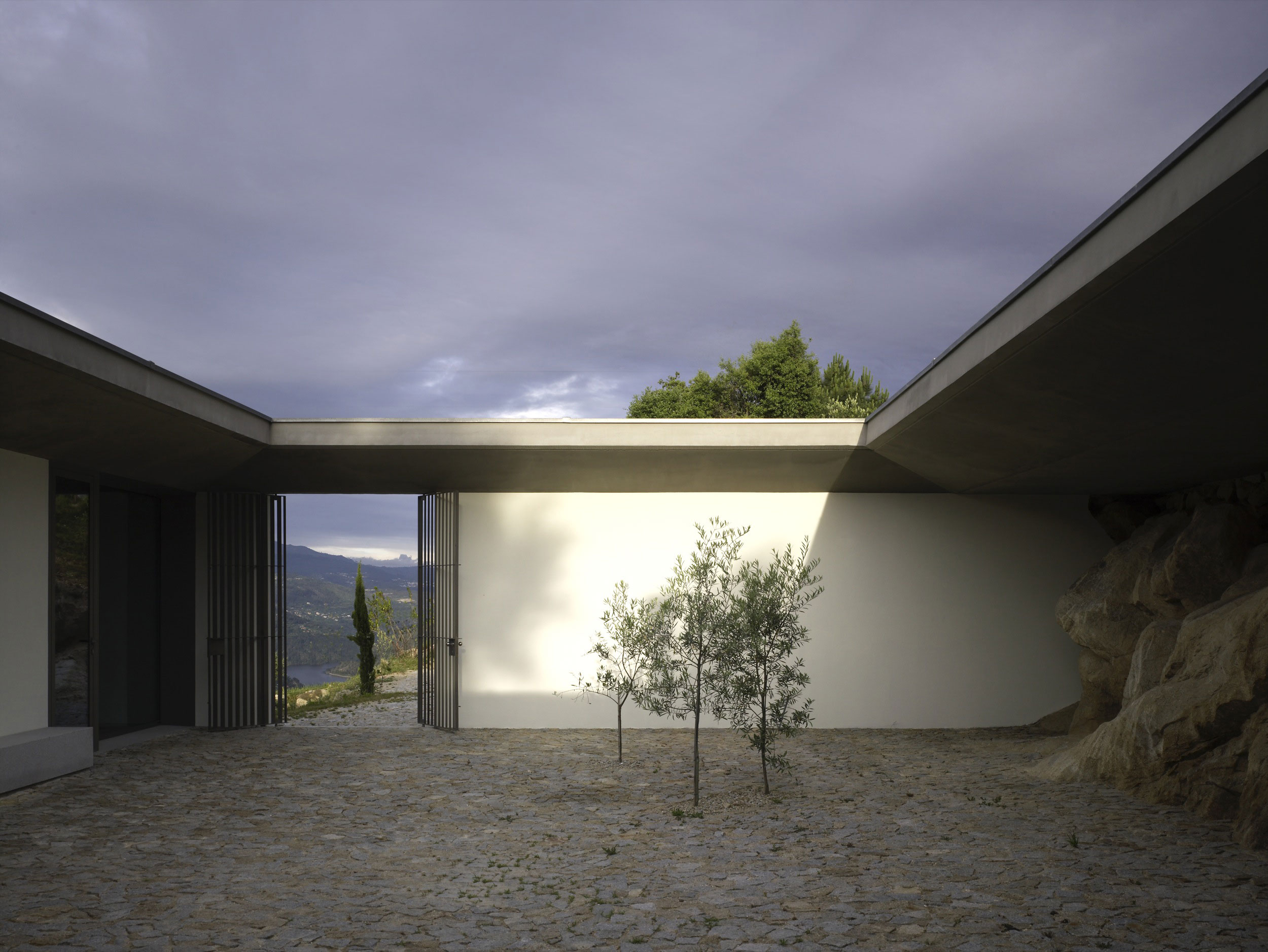 José Paulo Dos Santos, Casa No Monte das Alosas, Covela, Portugal, 2008