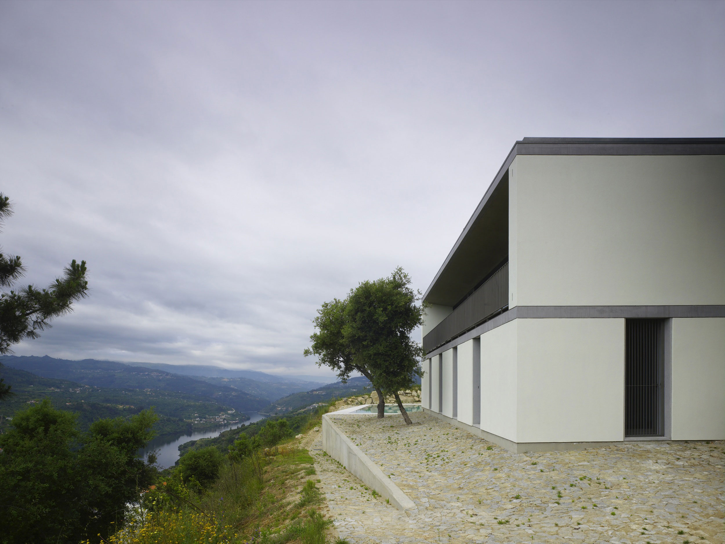 José Paulo Dos Santos, Casa No Monte das Alosas, Covela, Portugal, 2008