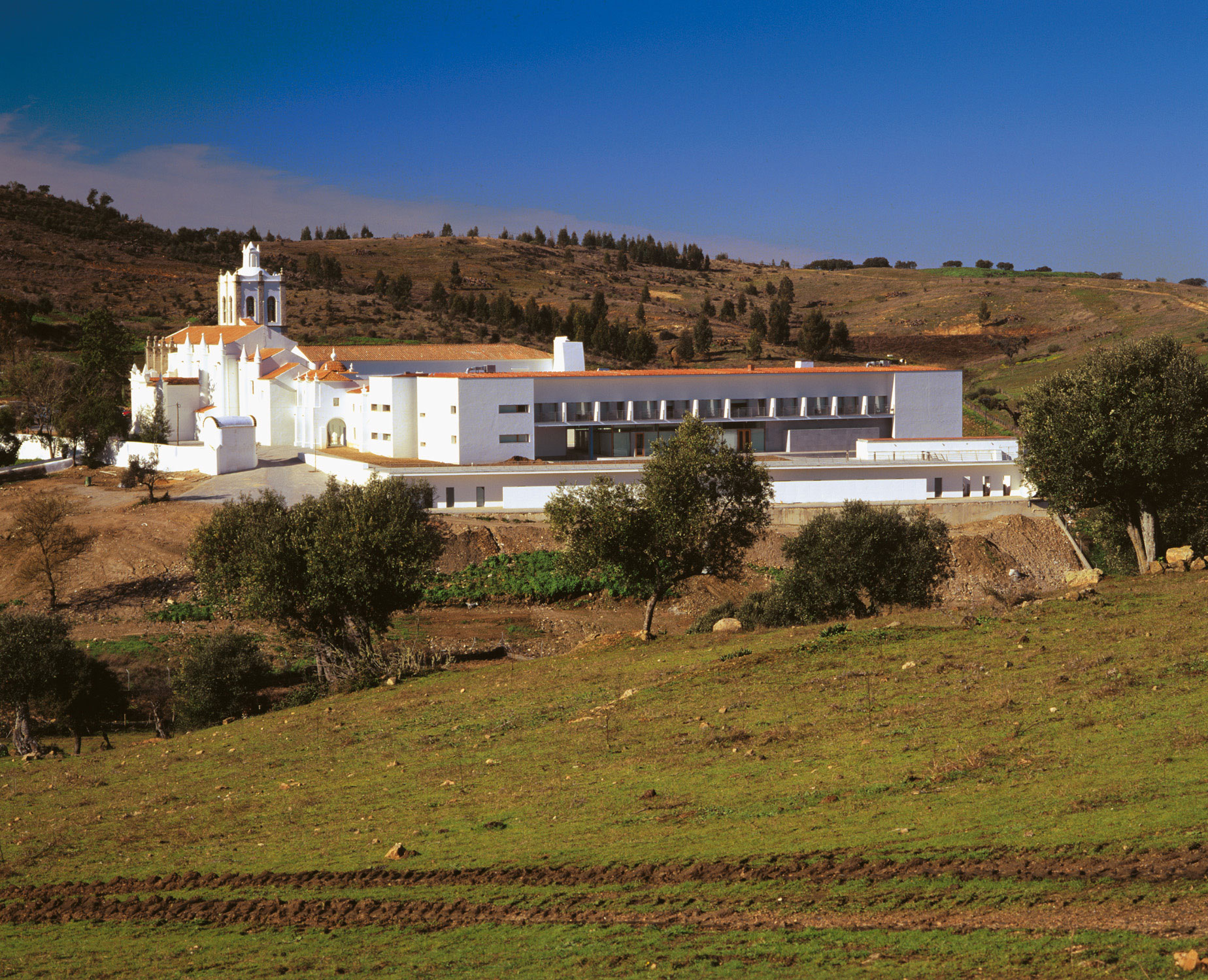 José Paulo Dos Santos, Pousada Nossa Senhora da Assunçao, Loios covent Arraiolos, Portugal, 1996