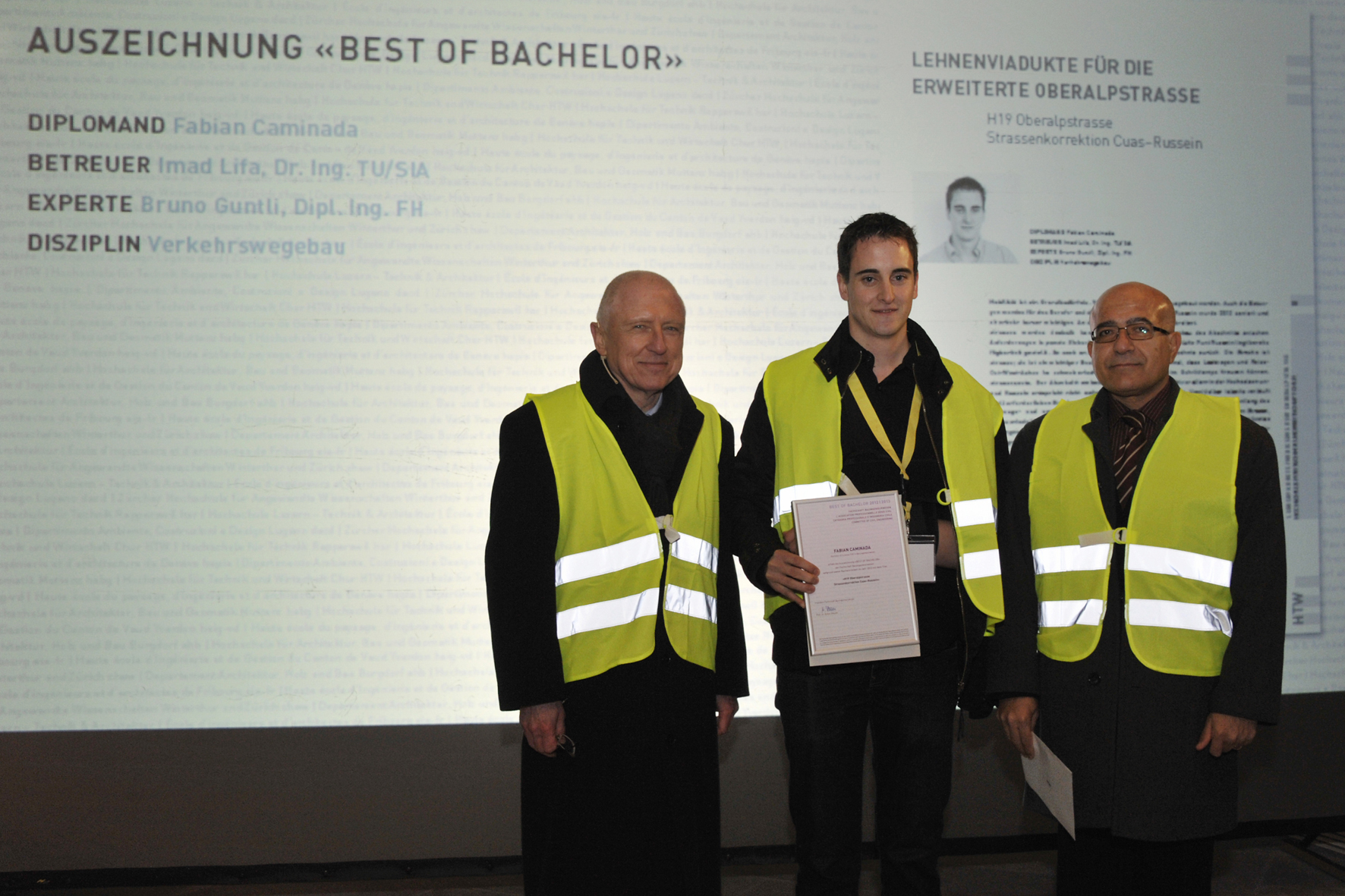 HTW, Chur: Fachschaftsleiter Prof. Dr. Anton Steurer, Sieger Fabian Caminada, Studiengangsleiter Prof. Dr. Imad Lifa (Foto: Uwe W. Beier)