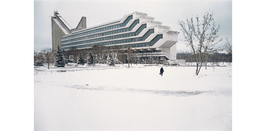 La faculté d’architecture de l’Institut polytechnique de Minsk et ses amphithéâtres en porte-à-faux, Biélorussie, 1983, V. Anikine, I. Esman