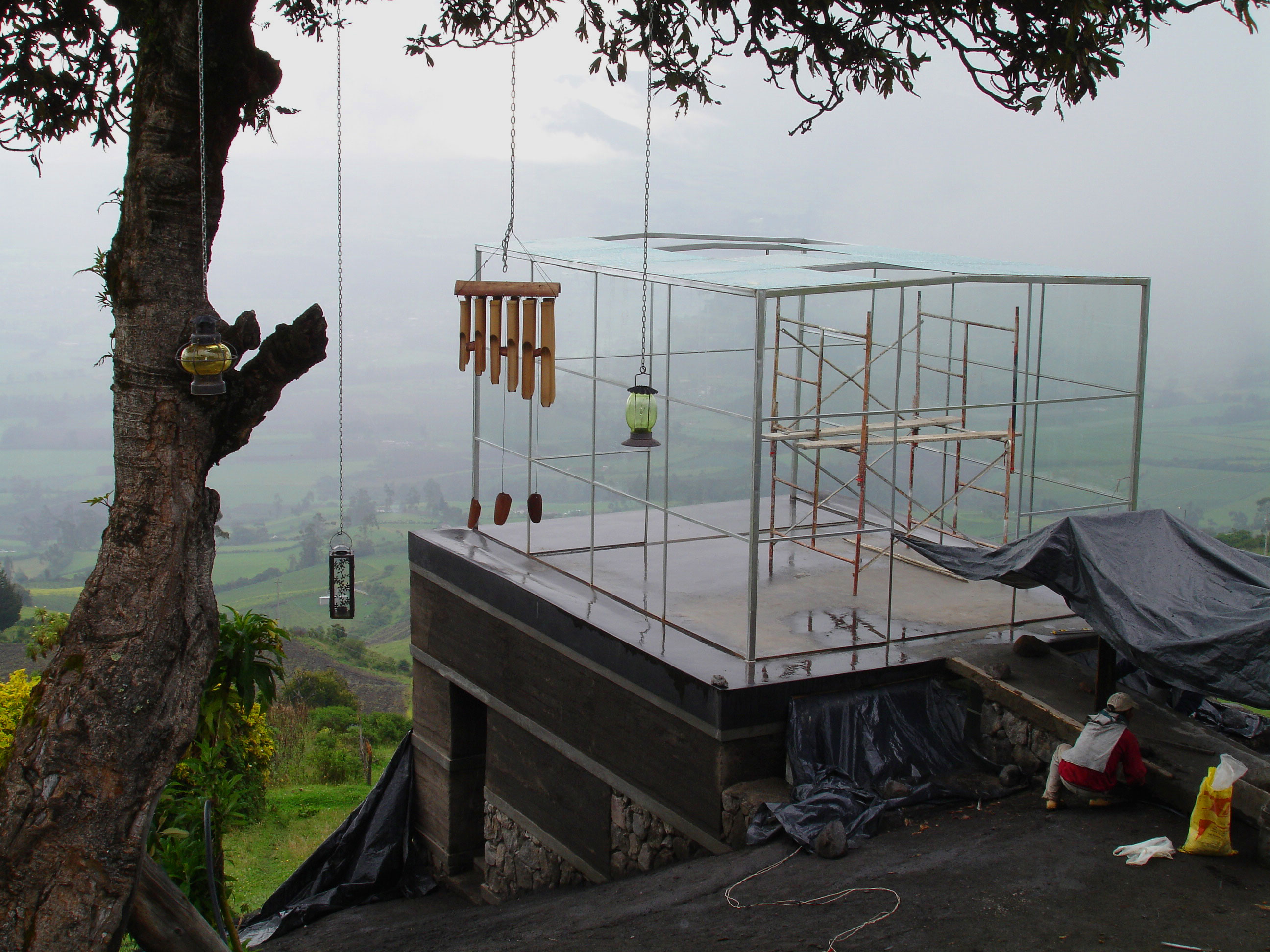 AL BORDE, Greenhouse Atelier Machachi, Ecuador, 2006 (� Pascual Gangotena)