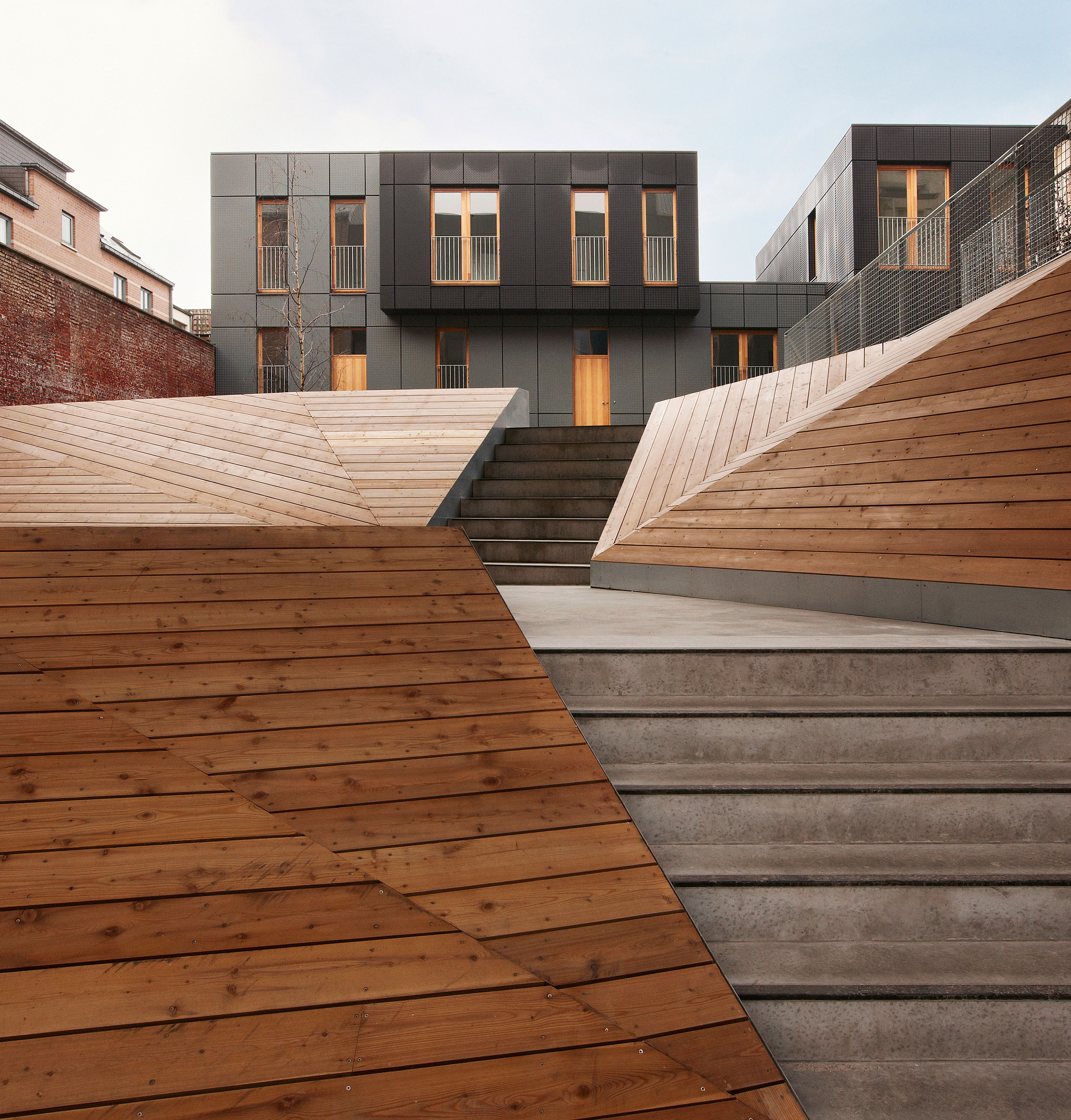 MDW ARCHITECTURE, 4 apartments and 3 single-family houses Molenbeek-St-Jean, Belgium, 2011 (� Julien Lanoo)