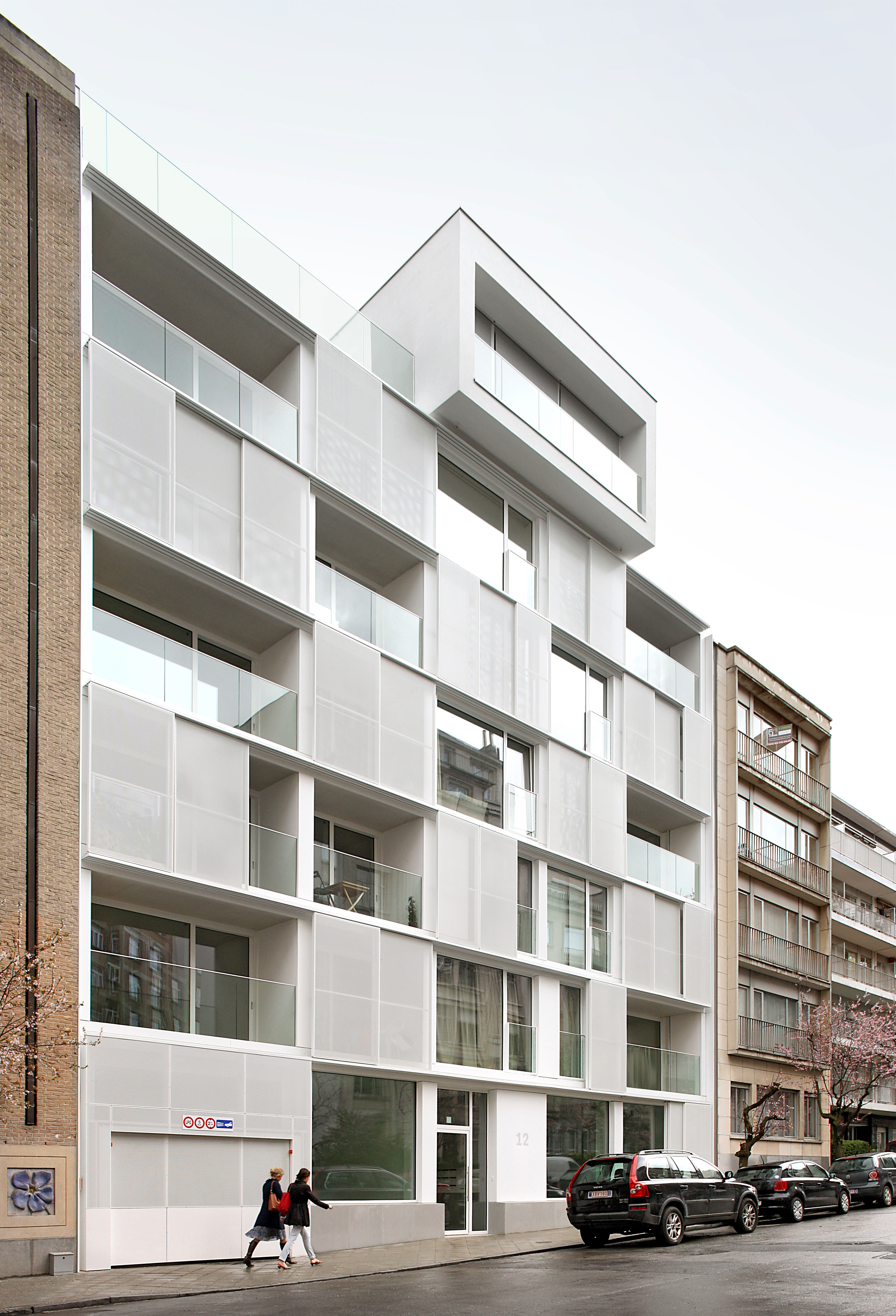 MDW ARCHITECTURE, passive residential and office building Ixelles, Belgium, 2012 (� Filip Dujardin)