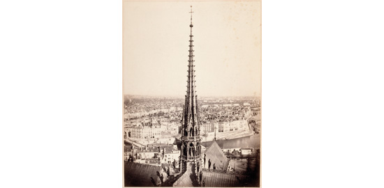 Flèche de Notre-Dame, en plomb et cuivre martelé, M. Viollet-le-Duc architecte, Charles-François Bossu, dit Charles Marville, entre 1874 et 1880, photographie / Hervé Lewandowski photographe)