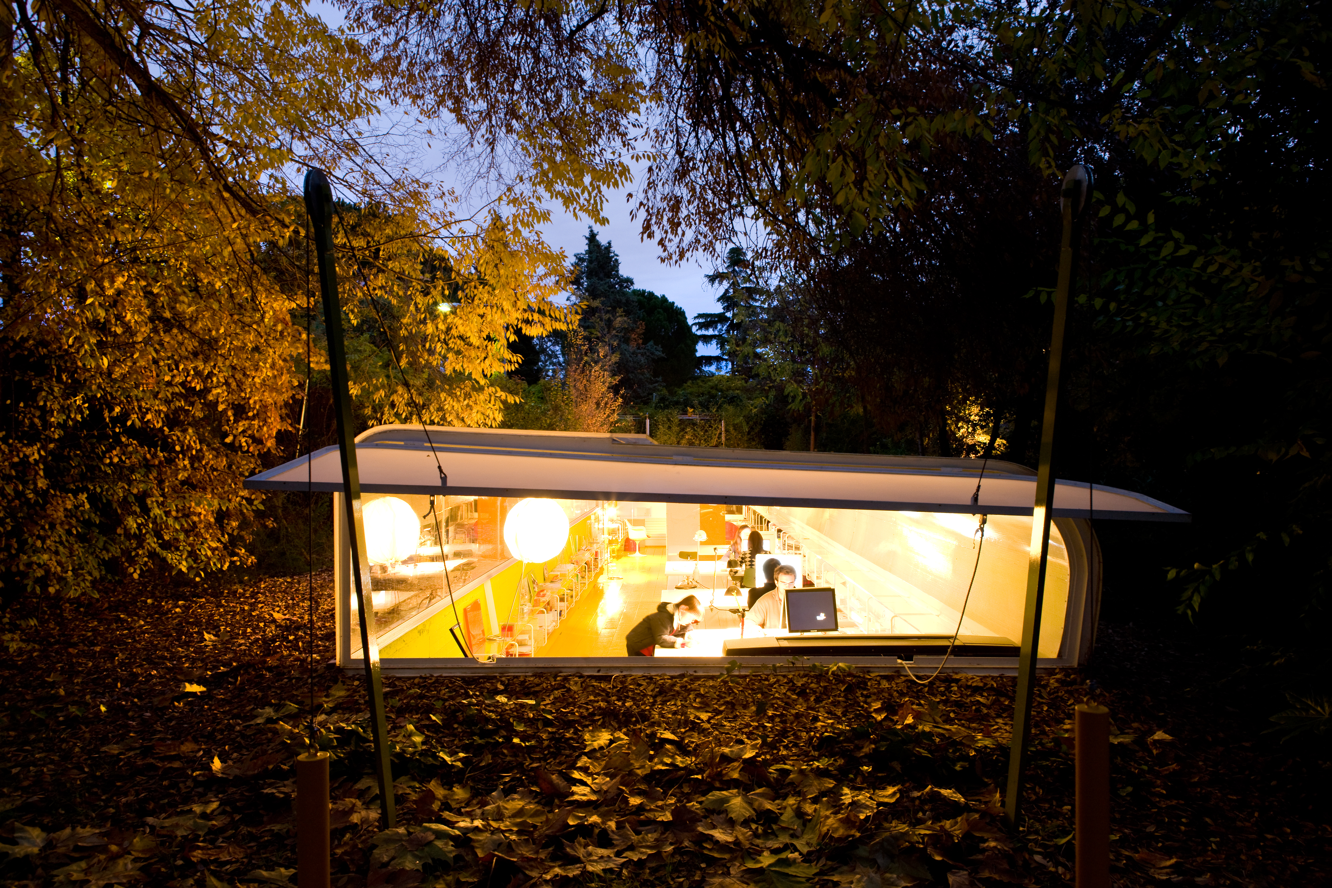 Office in the Woods, Madrid (� Iwan Baan)