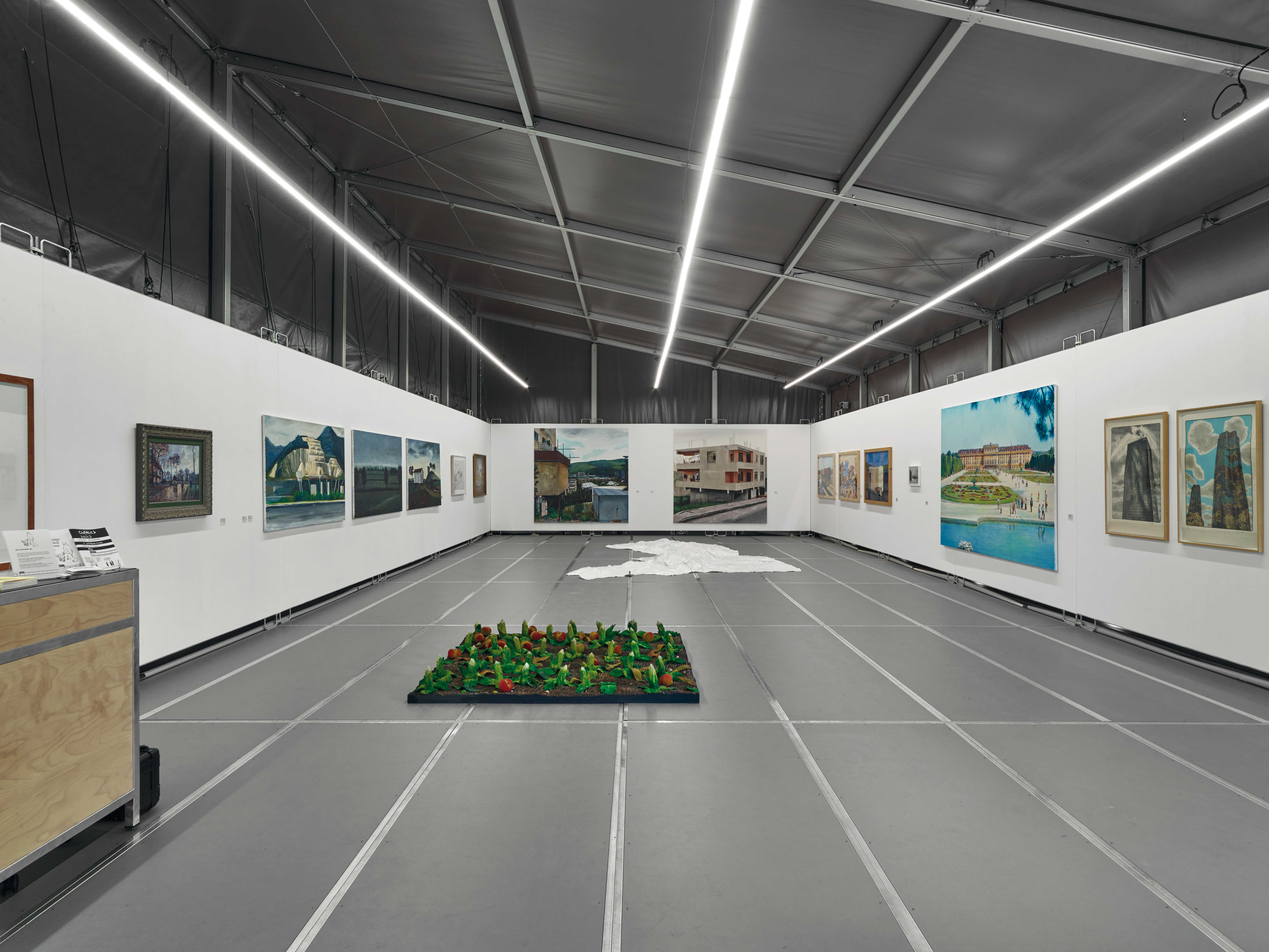 A l’intérieur du Voyageur, vue de l’exposition L’invention du paysage, à Dardagny